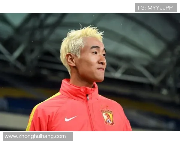 足球明星飞行时尚揭秘穿搭风格引领潮流新趋势