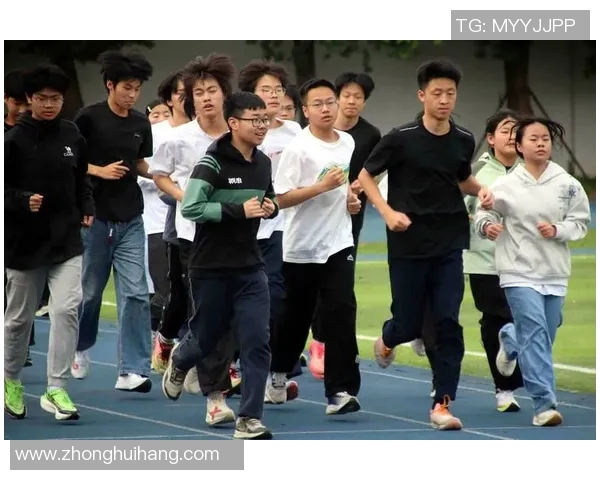 青年积极参与体育锻炼提升身体素质与心理健康的多重益处探讨